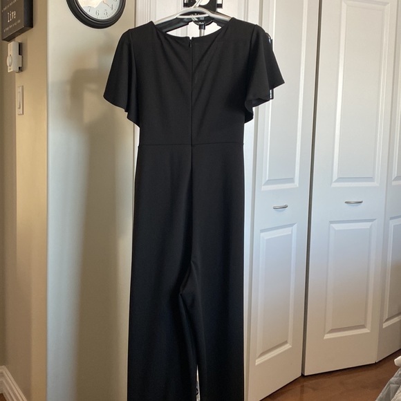 Size Med⭐️Like New Tash + Sophie Elegant Black Wide Leg Jumpsuit. Worn Once - Picture 3 of 8